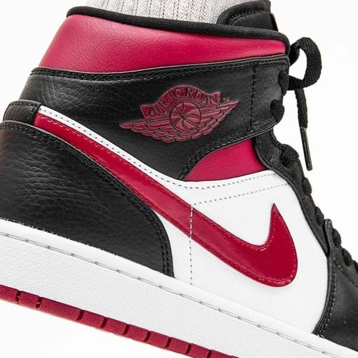 Air Jordan 1 Mid Bred Toe