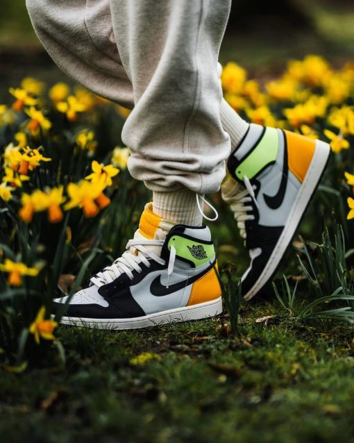 Air Jordan 1 Retro High “Volt Gold”