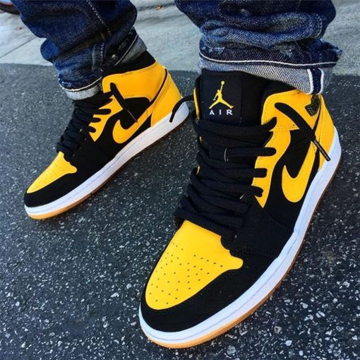 Air Jordan 1 Mid New Love