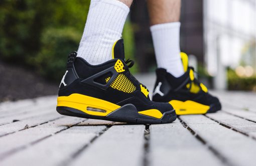 Air Jordan 4 Retro ‘Thunder’