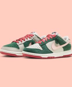 Dunk Low “All Petals United”