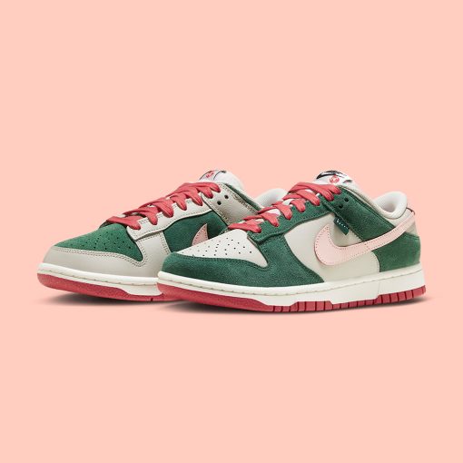 Dunk Low “All Petals United”