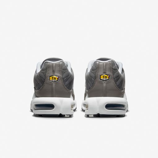 Air Max Plus SE – Flat Pewter/Photon Dust/Black/White