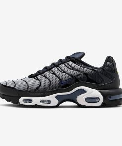 Air Max Plus SE – Black/Summit White/Black/Obsidian