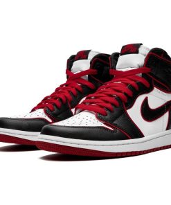 Air Jordan 1 Retro High Bloodline