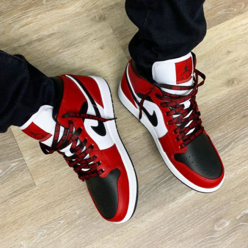 Jordan 1 Mid Chicago Black Toe