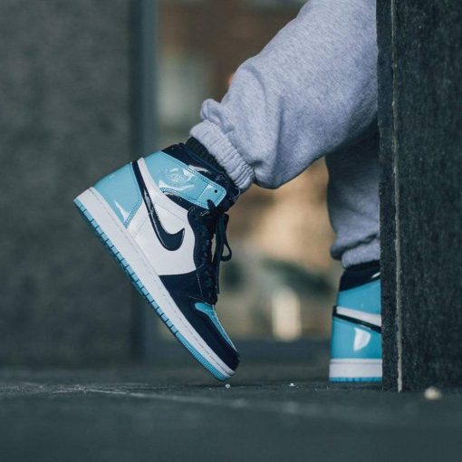 Air Jordan 1 Retro High OG ‘Blue Chill’