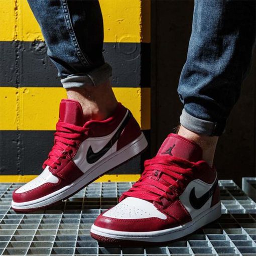 Jordan 1 Low Noble Red