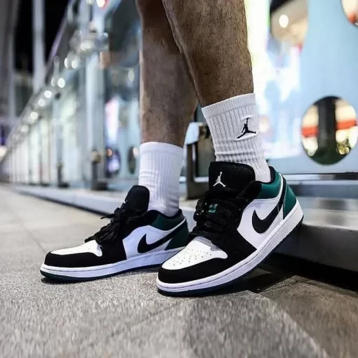 Air Jordan 1 Low ‘Mystic Green’