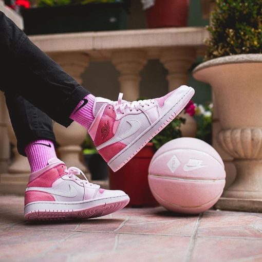 Air Jordan 1 Mid “Digital Pink”