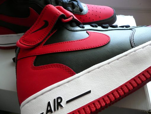 Air Force 1 Mid (Black/Gym Red)