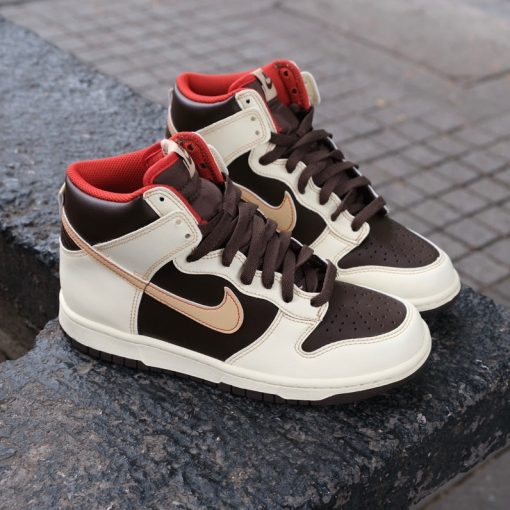 Nike Dunk High Baroque Brown