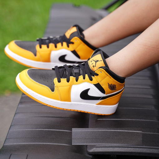 Air Jordan 1 Mid “Taxi”