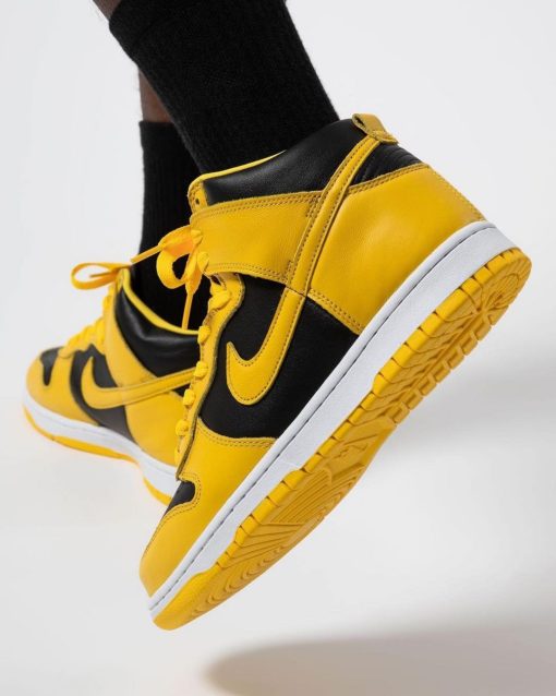 Nike Dunk High SP ‘Varsity Maize’