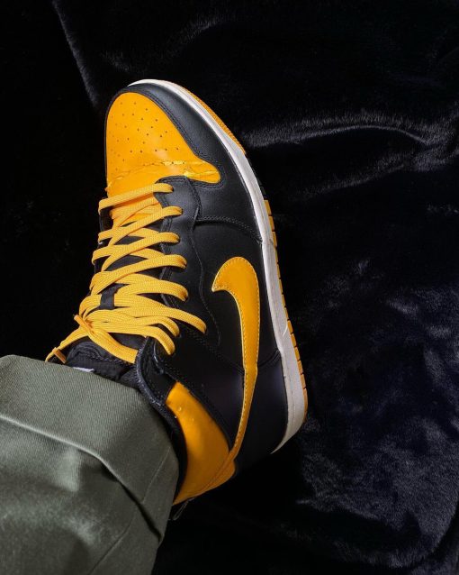 Nike Dunk High CMFT “University Gold”